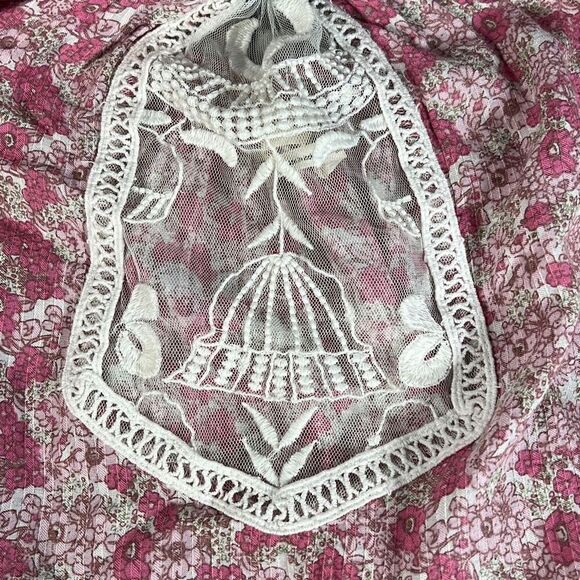Urban Outfitters Women's Floral Blouse Mesh Sleeve Top Pleated Pink Rose Small - Picture 4 of 13